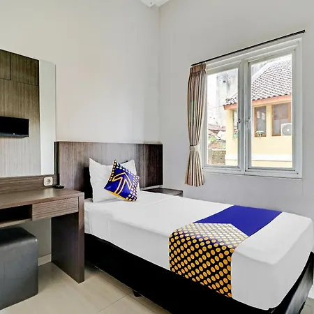 Hotel O Cihampelas Near Ciwalk Formerly D'River Guest House Bandung Exterior photo