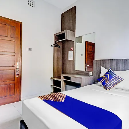 Hotel O Cihampelas Near Ciwalk Formerly D'River Guest House Bandung Exterior photo